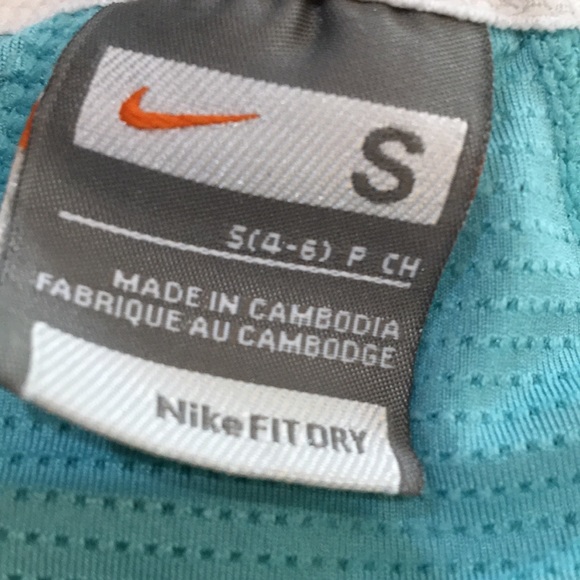 4/$20 Nike fit dry tank top - Picture 6 of 7